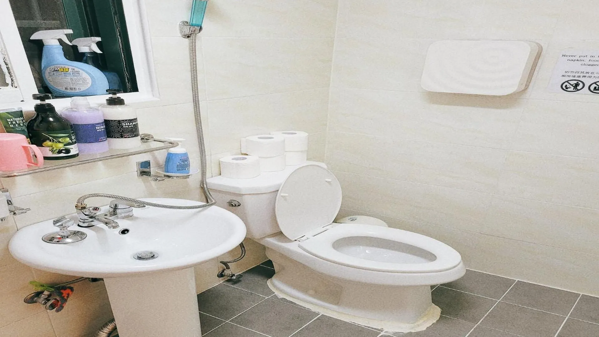 Hongdae 3Mins, Q House Appartement Seoel
